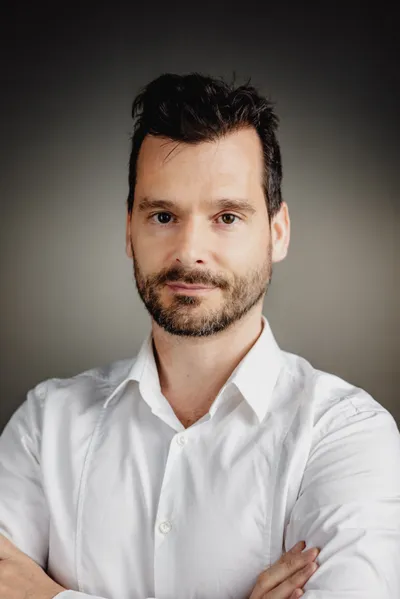 Porträt von Tim Elschner